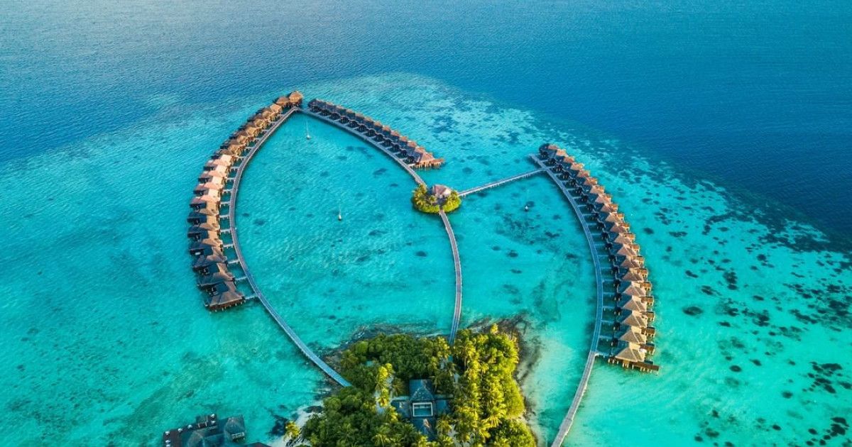 From Lagoon View to Aerial Icon: How Seaplanes Changed Maldivian Resort Architecture